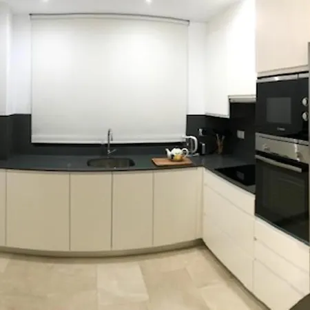 Апартаменты Spacious With Views In Malaga 77 M² Shared Pool